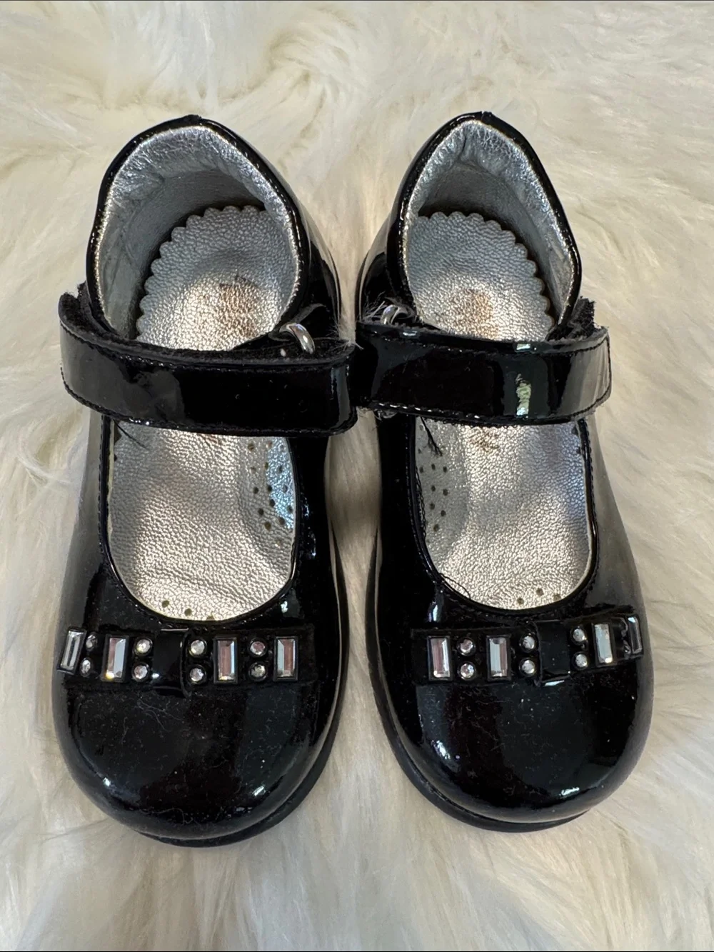 Toddler Black Patent Mary Jane Dress Shoes with Jewel Accent